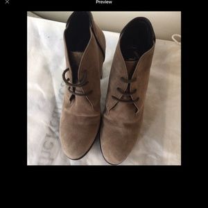 TOD’S Suede ankle bootie Euro Sz 34.5